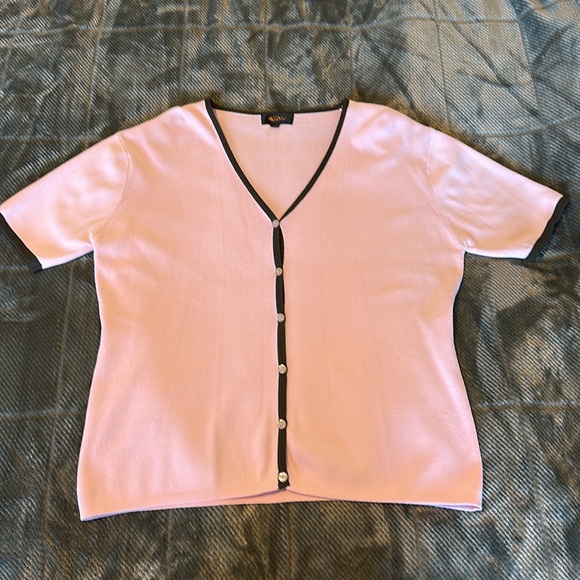 Vintage Size Medium pink twinset cardigan with matching tank top - Picture 5 of 15